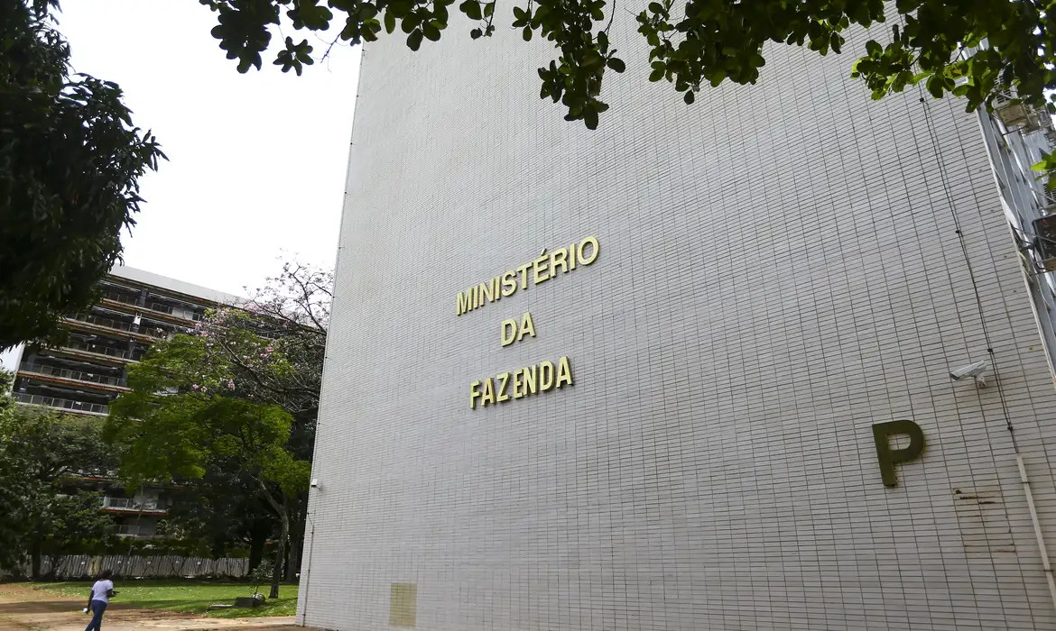 Governo reduz projeção do PIB para 2% em 2026 e 2,3% em 2027