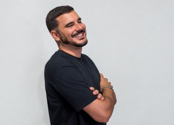 Humorista Igor Nascimento leva personagem Rayssa Rayanna, em Aracaju