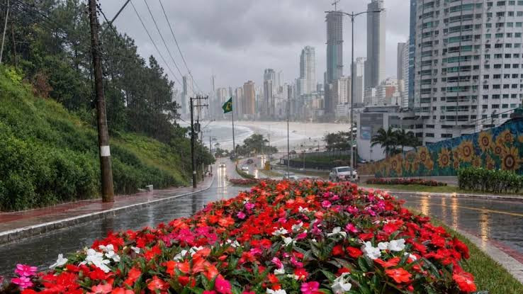 Início da primavera no Brasil tem previsão de temperaturas mais elevadas e de mais chuva em todo o Brasil