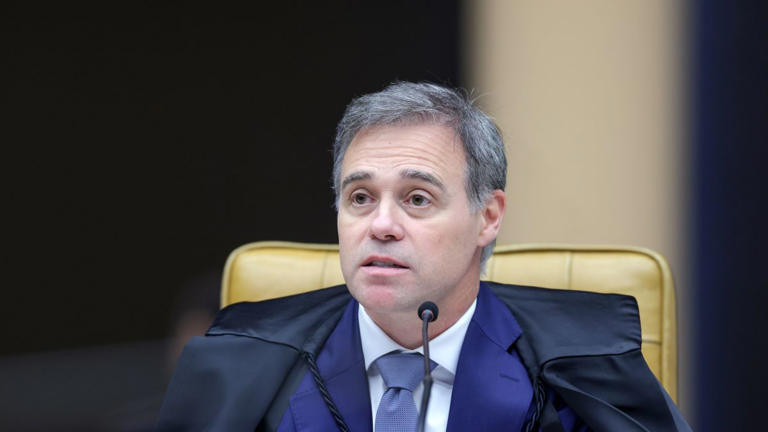 Prazo para Mendonça rebater acusações de Moraes termina nesta segunda
