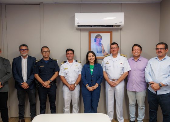 Prefeita Emília recebe comandante do 2º Distrito Naval da Marinha do Brasil