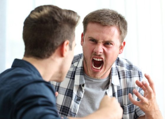 Quando a política vira doença autoimune: por que é tão difícil dialogar com quem pensa diferente?