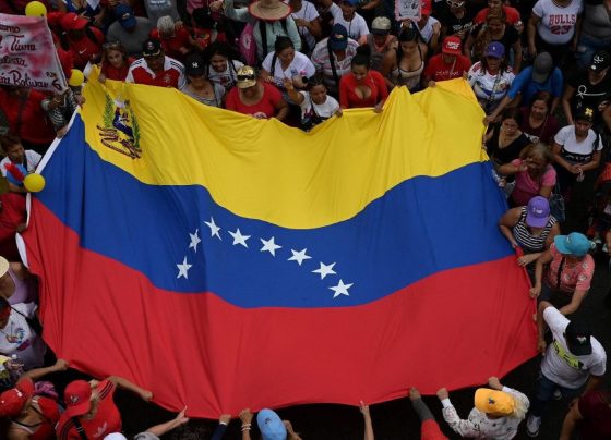 Violações dos direitos humanos persistem na Venezuela, alerta ONU