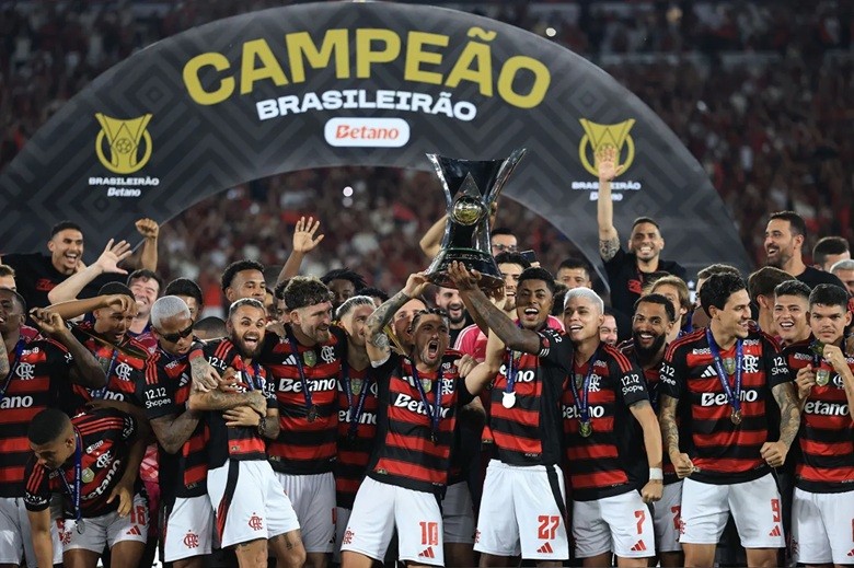 Bola de Ouro 2026: quem são os brasileiros que concorrem ao prêmio