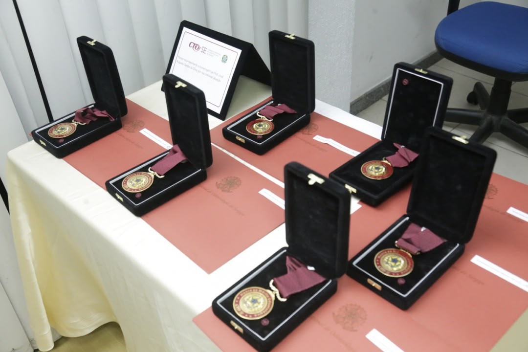 CRO-SE celebra Dia do Cirurgião-Dentista com solenidade de entrega da Medalha de Honra ao Mérito Odontológico nesta sexta