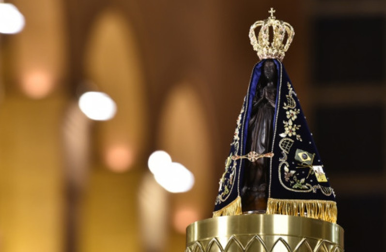 Católicos rendem homenagem a Nossa Senhora Aparecida; confira a programação