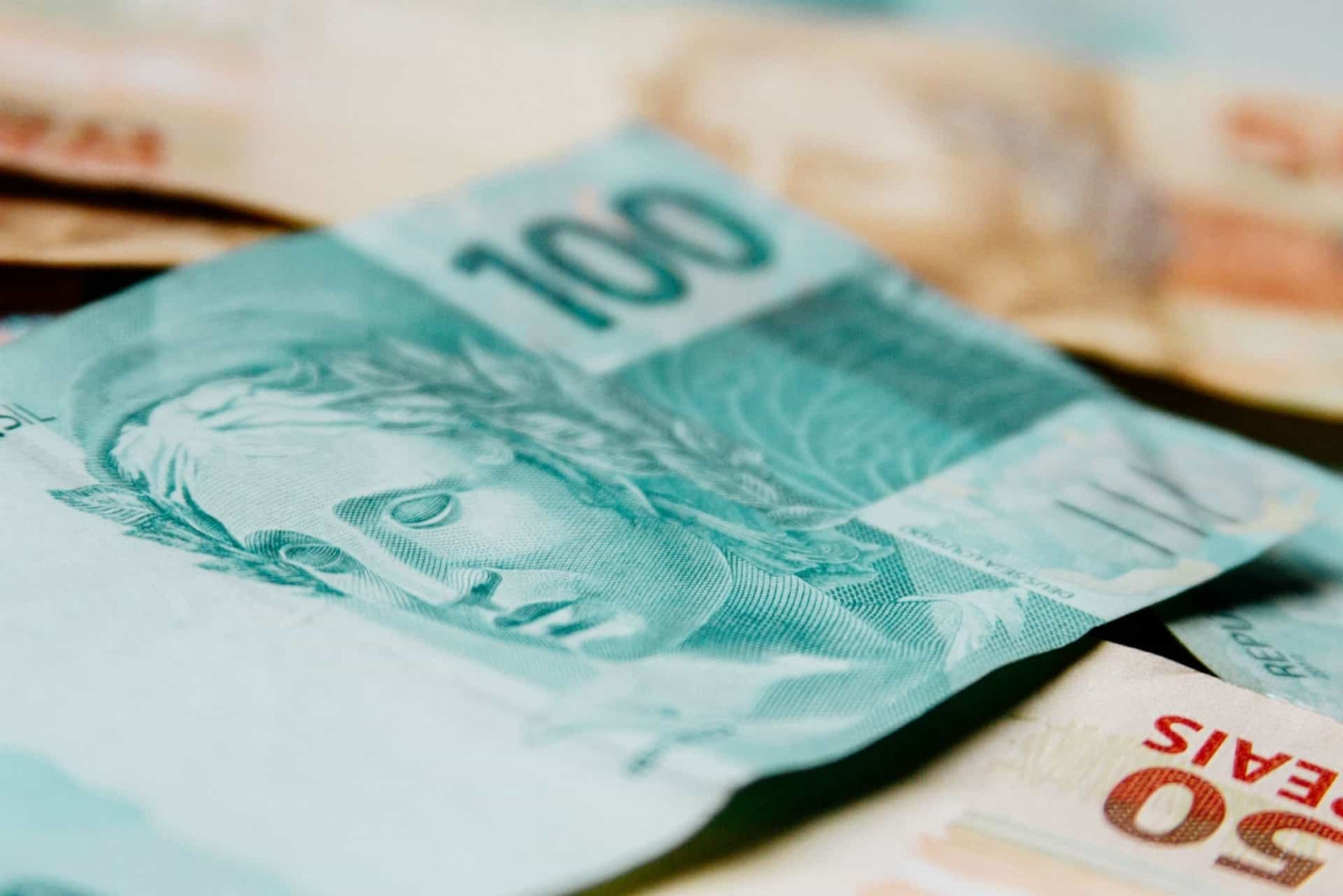 De olho no desempenho eleitoral, ‘pacote de benefícios’ lançado por Lula chega a R$ 260 bilhões