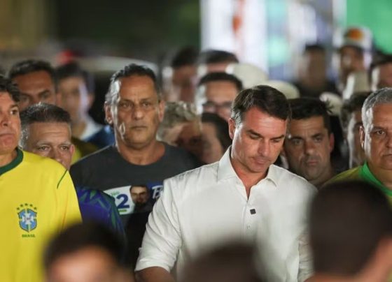 Derrotado, Flávio Bolsonaro ficará sem cargo e sem foro privilegiado em 2027