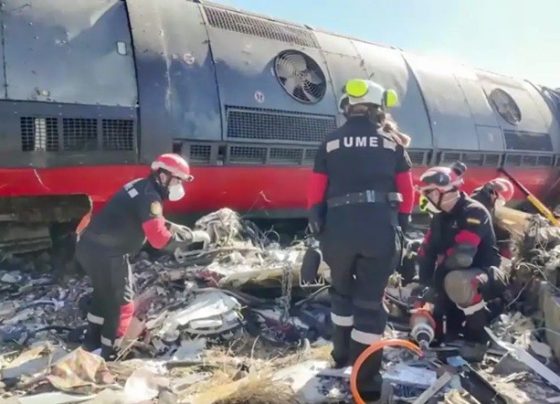 Espanha: equipes fazem buscas na esperança de encontrar sobreviventes