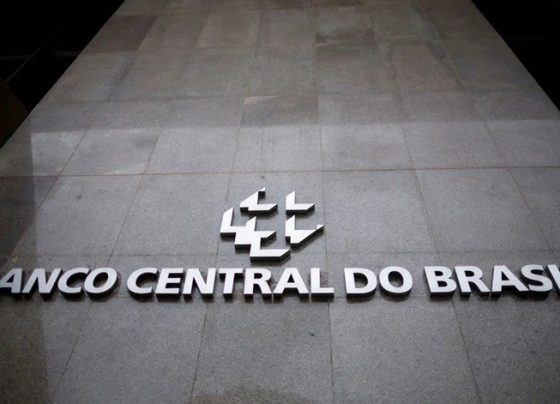 Focus: mercado reduz projeções para dólar e PIB de 2026 e vê Selic a 11,75% em 2027