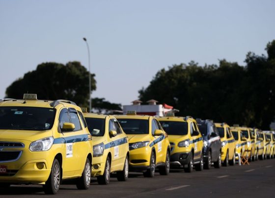 Governo autoriza contrato de R$ 30 bi para motoristas de aplicativos
