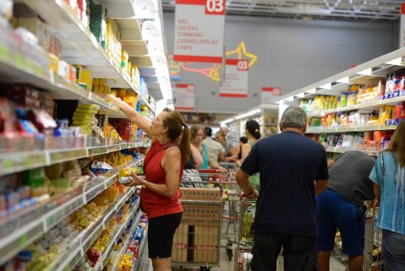 IPCA-15: prévia da inflação sobe 0,32% em outubro, abaixo do esperado