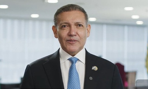 Kassio barra decisão de corregedor e suspende Exército de Lula até registro