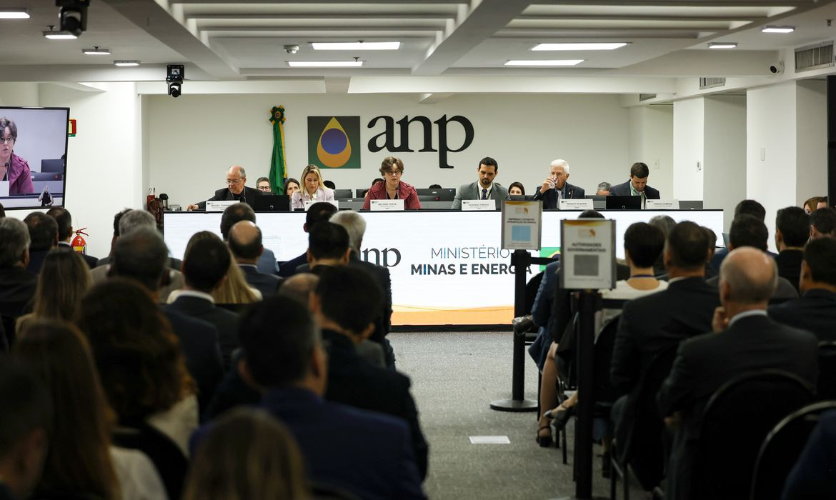 Leilão da ANP arrecada R$ 3 bilhões com a venda de 49 blocos