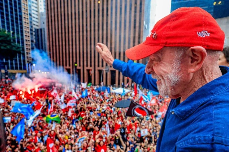 Lula é o primeiro presidente da República a ser eleito quatro vezes