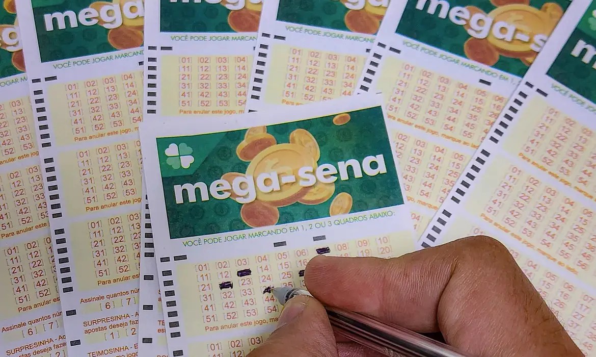 Mega-Sena acumula e prêmio chega a R$ 300 milhões