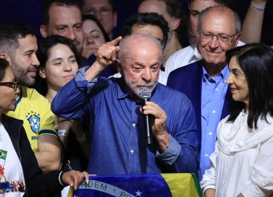 Motta e Alcolumbre, líderes do Congresso Nacional, parabenizam Lula