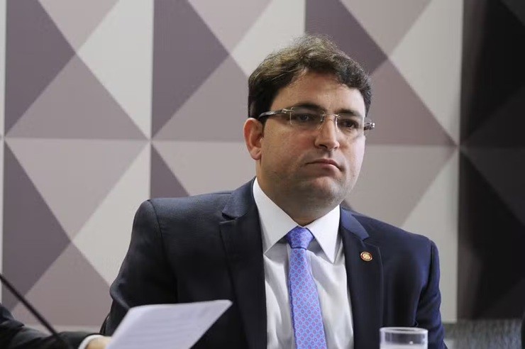 PF diz que encontrou sala secreta com máquina de contar dinheiro no hangar de Willer Tomaz