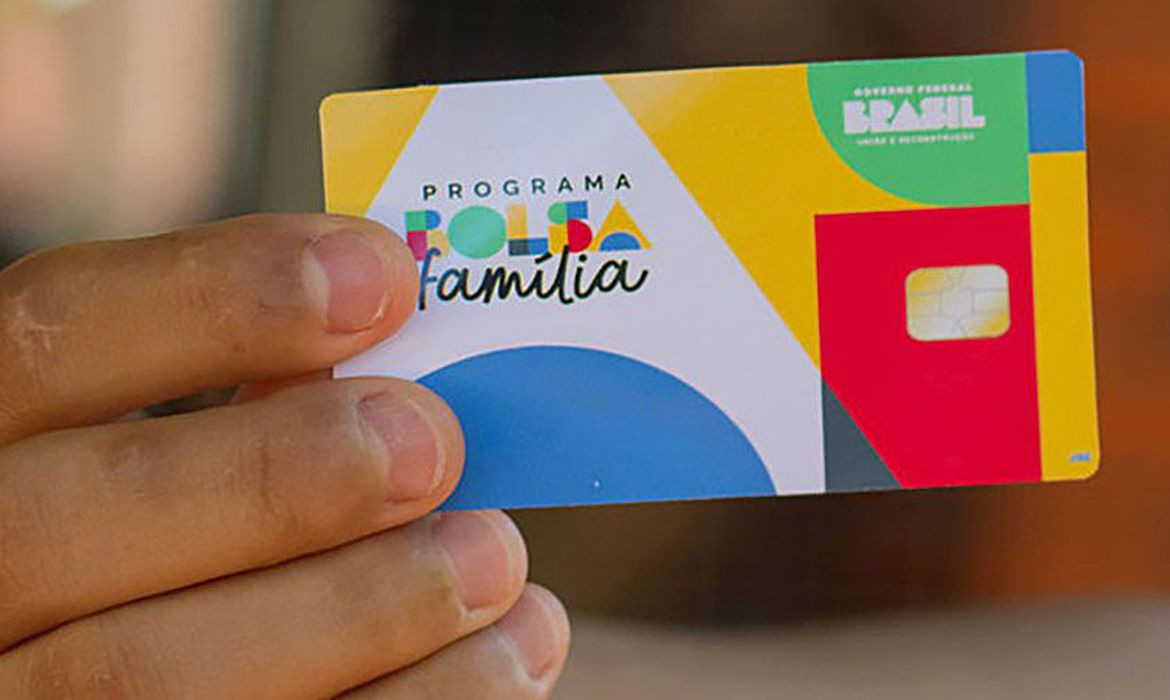 Pagamento do Bolsa Família reajustado começa nesta segunda-feira (19)