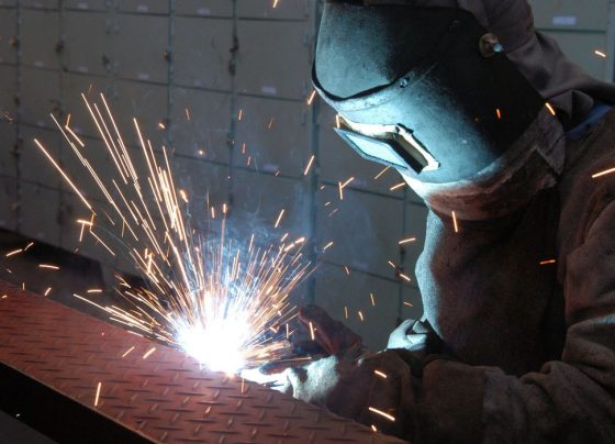 Produção industrial no Brasil cai 0,6% em agosto e frustra projeções