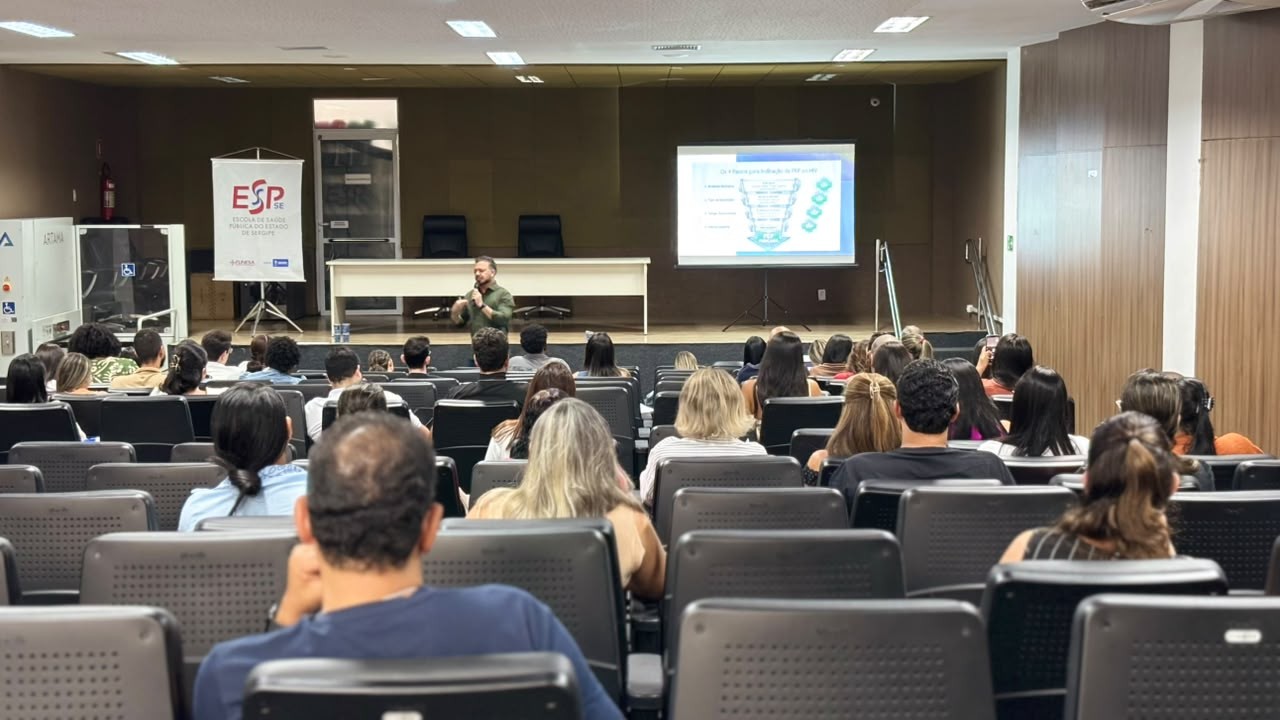 Saúde capacita profissionais para ampliar acesso à prevenção do HIV