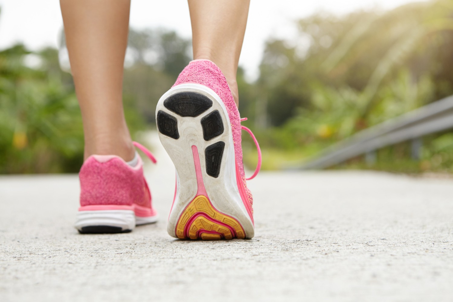 UNINASSAU promove caminhada e treino em prol do Outubro Rosa em Aracaju