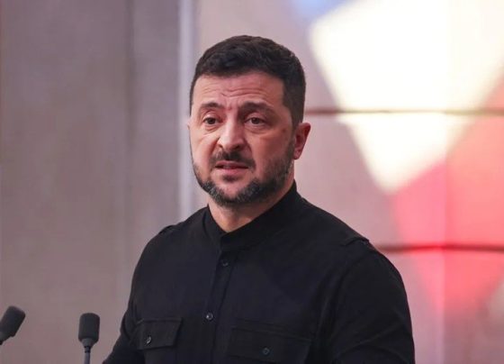 Zelensky parabeniza Lula por vitória e diz que quer continuar cooperação