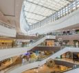 Shopping centers crescem em vendas e fluxo de visitantes no