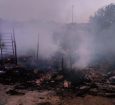 Bombeiros combatem incêndio em um barraco no município de Laranjeiras; Não houve vítimas