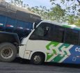 Microônibus da Coopertalse colide com caminhão caçamba na BR-235 –