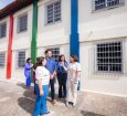 Prefeita Emília Corrêa visita escola em estado crítico e promete