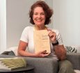 Psicóloga Elen Paesante apresenta experimentos da Gestalt-terapia em livro